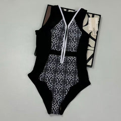 Zip-up one-piece swimming suit