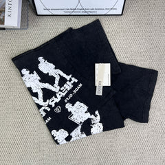 Washed old loose short-sleeved T-shirt