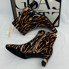 Zebra-patterned thick-soled short boots