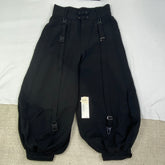 Dark and stylish nine-inch pants
