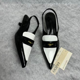 Small gold coin pointed-toe low-heeled shoes