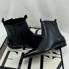 Pointed Chelsea ankle boots