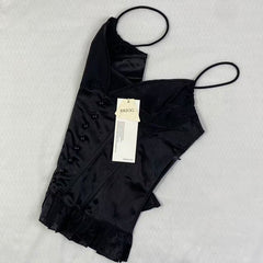 Backless strapless top without sleeves