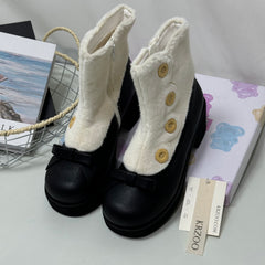 Short boots with round toes and thick low heels