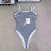 Color-blocked one-piece swimming suit