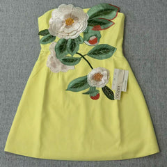 Strapless three-dimensional floral embroidery dress