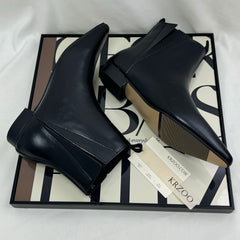 Pointed Chelsea ankle boots