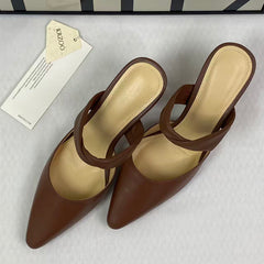 Thick leather strap with a headband and empty shoes