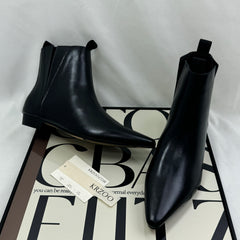 Pointed Chelsea ankle boots