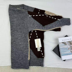 Lazy style, color-matched warm-toned sweater