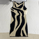 U-neck fitted mid-length dress