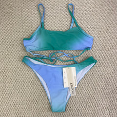Separate three-piece swimming suit