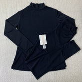 Base layer shirt and long-sleeved T-shirt set