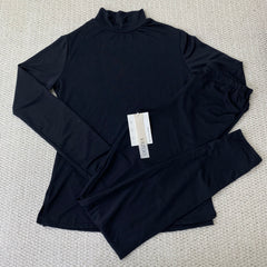 Base layer shirt and long-sleeved T-shirt set
