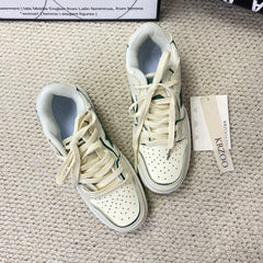 Casual shoes and versatile sneakers
