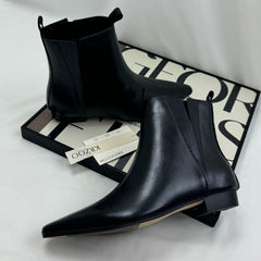Pointed Chelsea ankle boots
