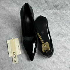 Metal tip ultra-fine heel black lacquered leather high heels