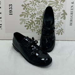 Leather bow tie shoes