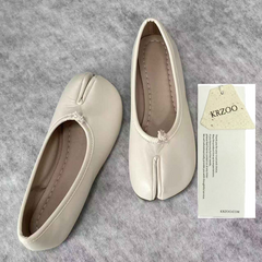 Split-toe shoes with horse-riding boots