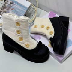 Short boots with round toes and thick low heels