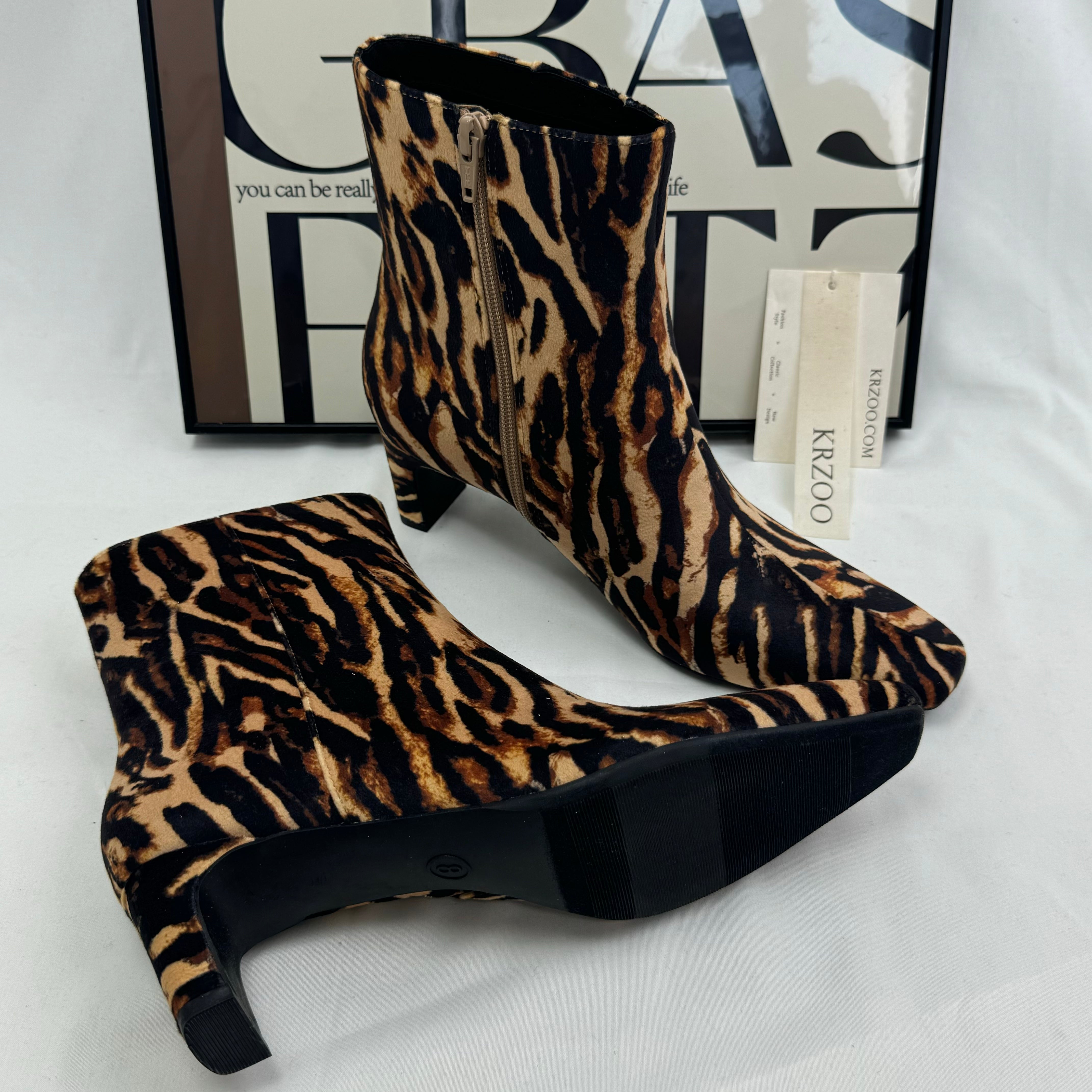 Zebra-patterned thick-soled short boots