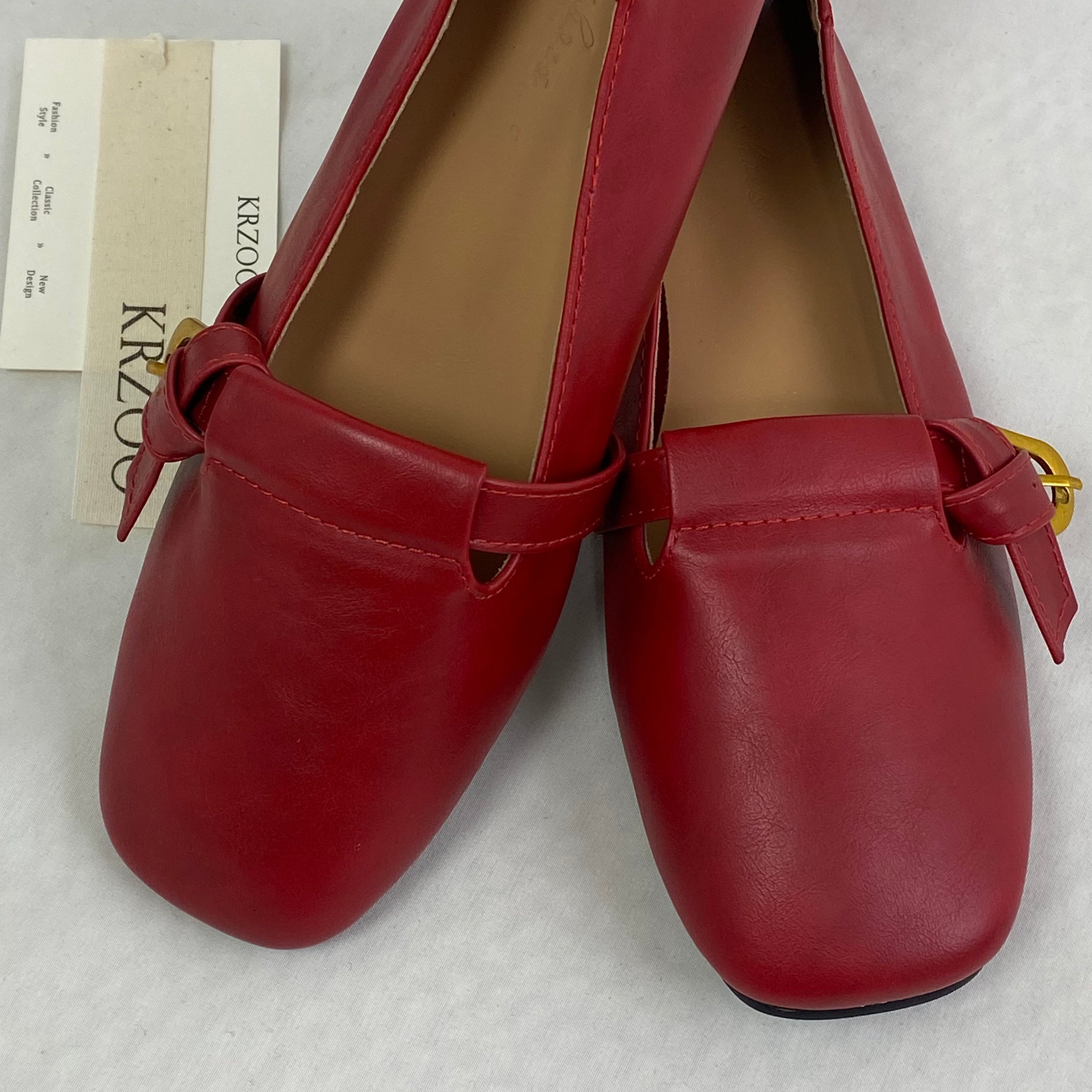Red square-toe low-cut Mary Jane shoes