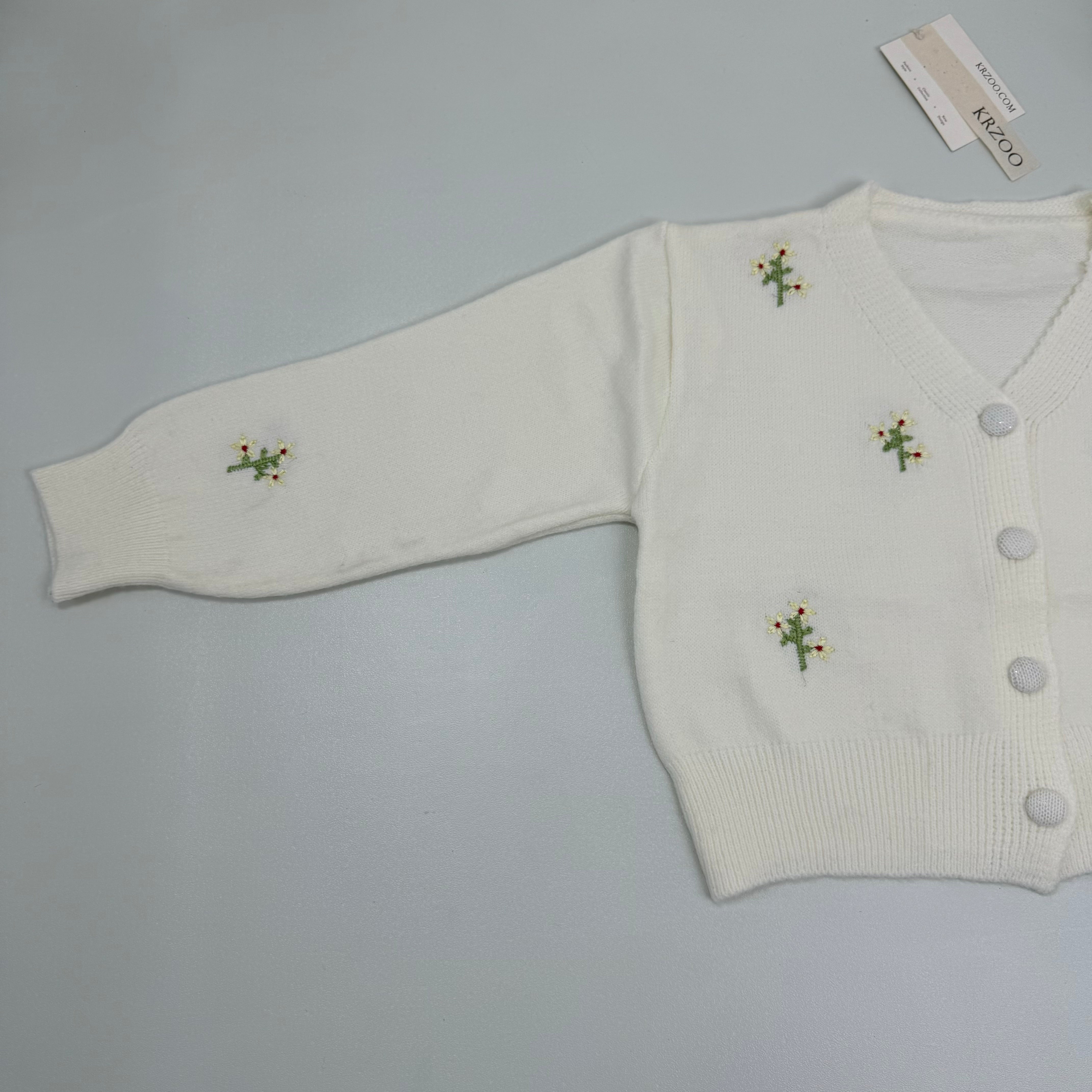 Embroidered short-sleeved sweater coat