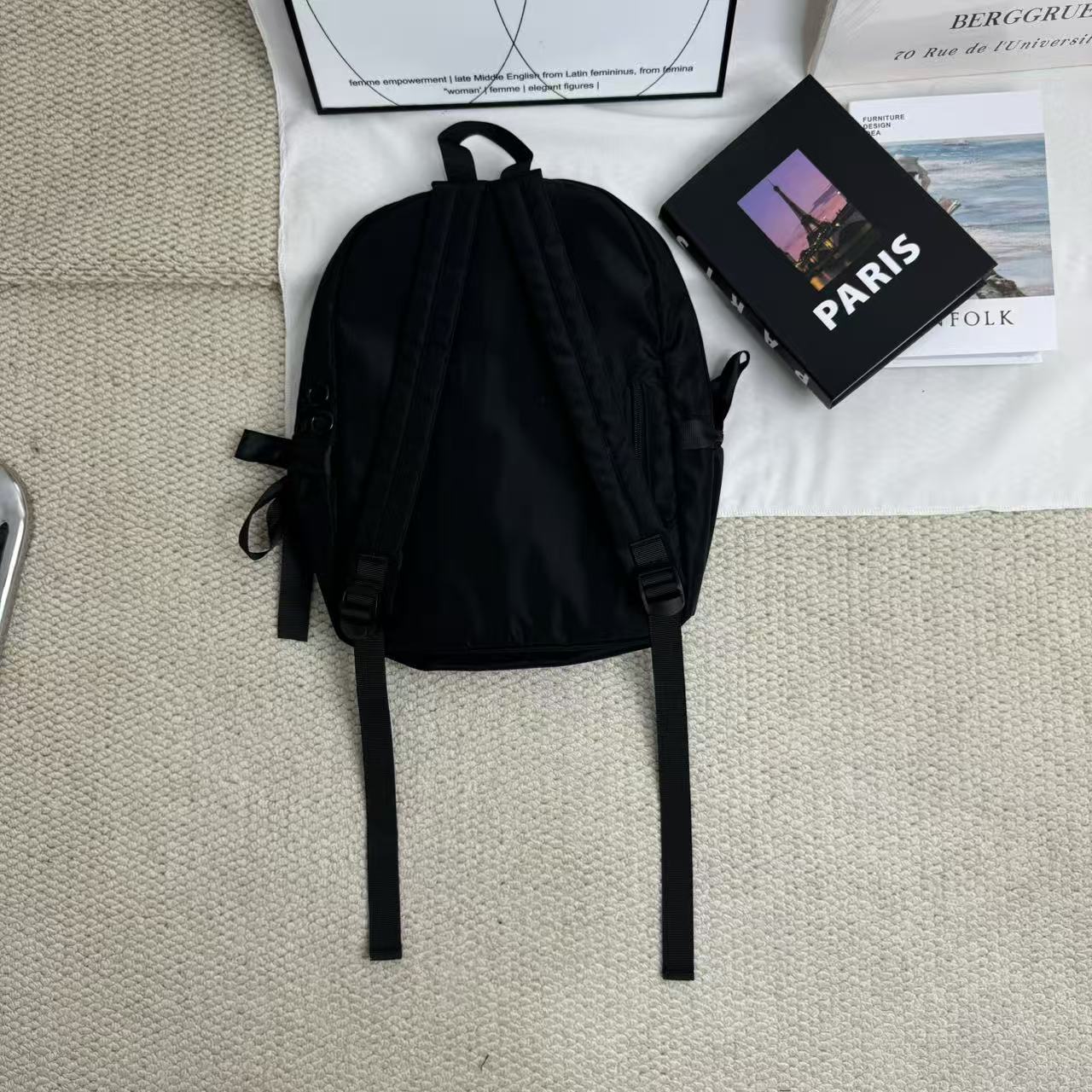Compact pleated backpack