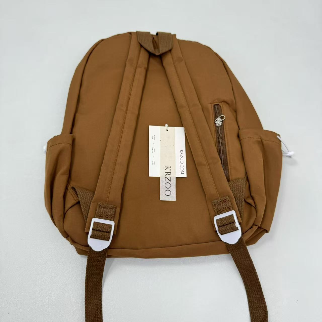 Large-capacity backpack for carrying books