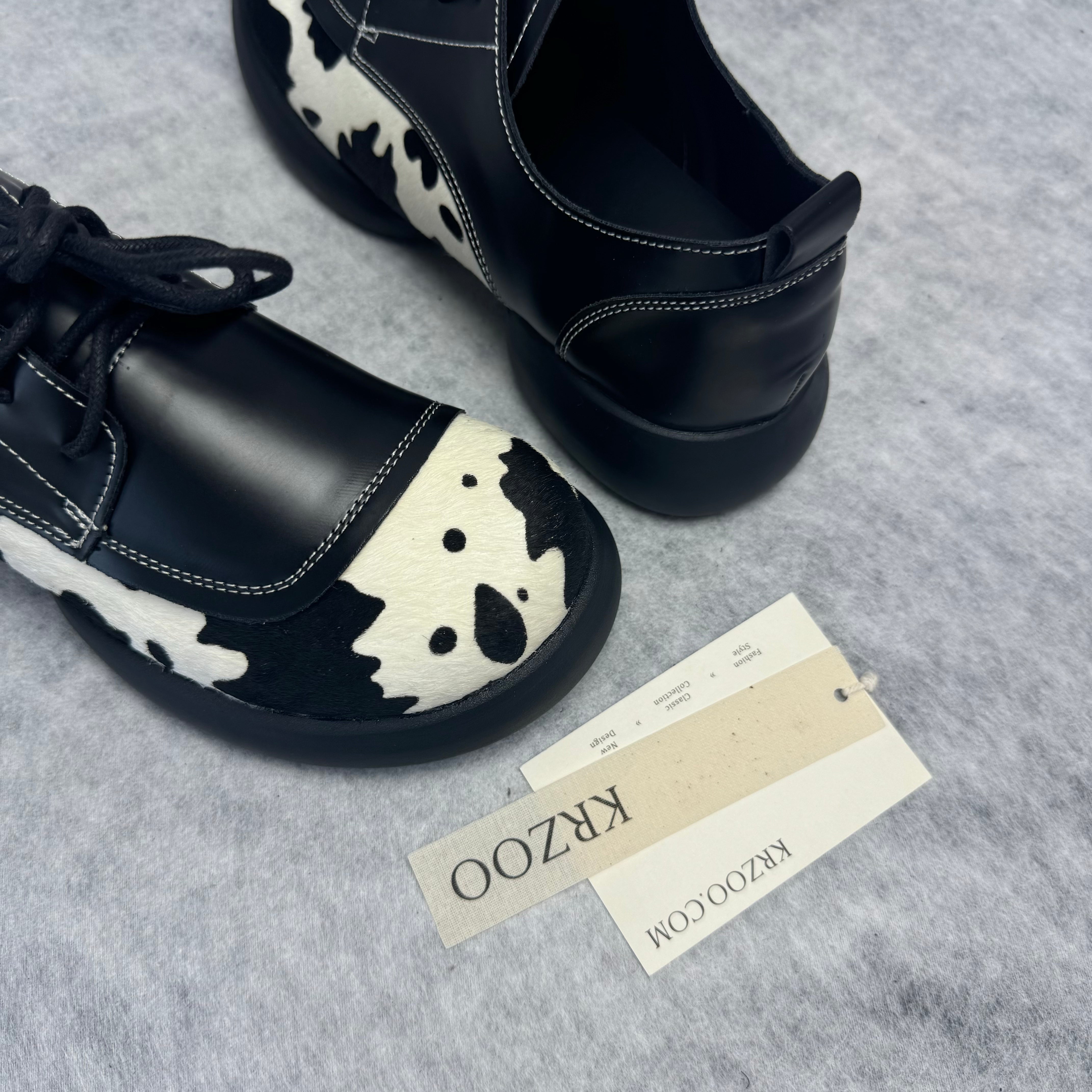 Cow color-patterned lace-up genuine leather shoes