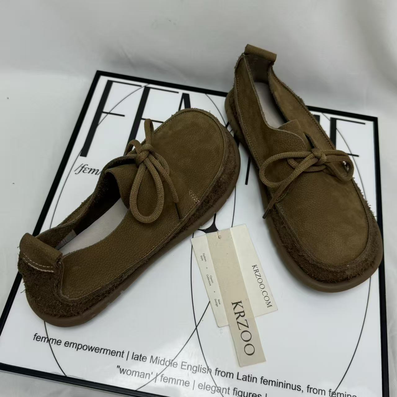 Leather lace-up low-top shoes