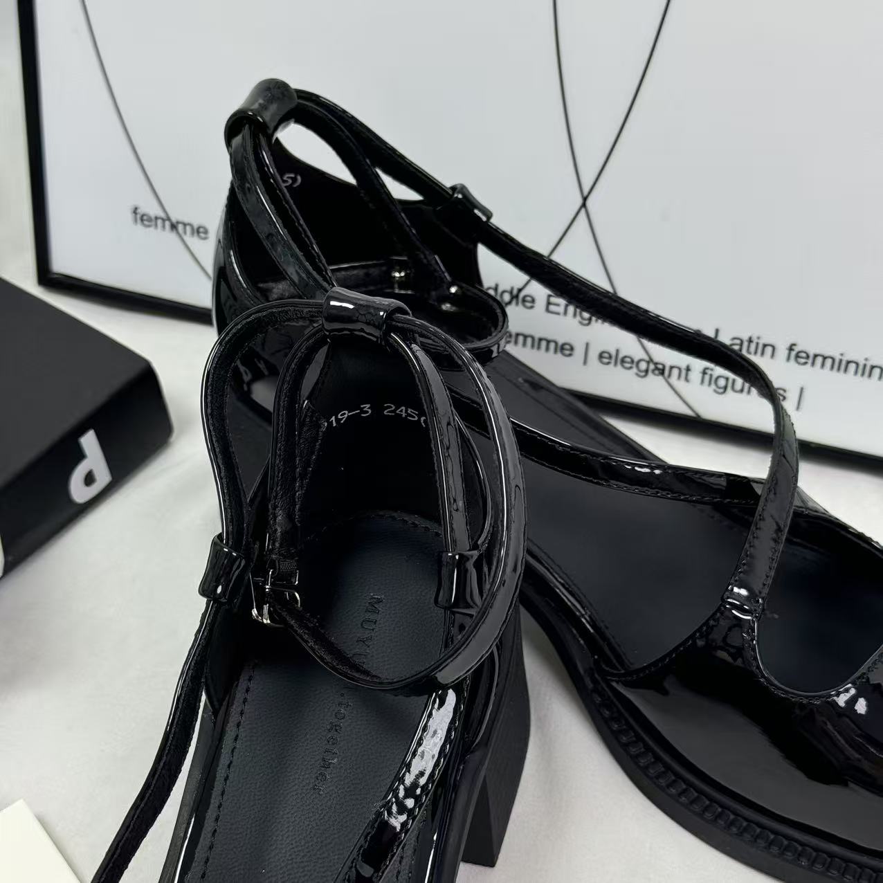 Crossed buckle leather high-heeled shoes