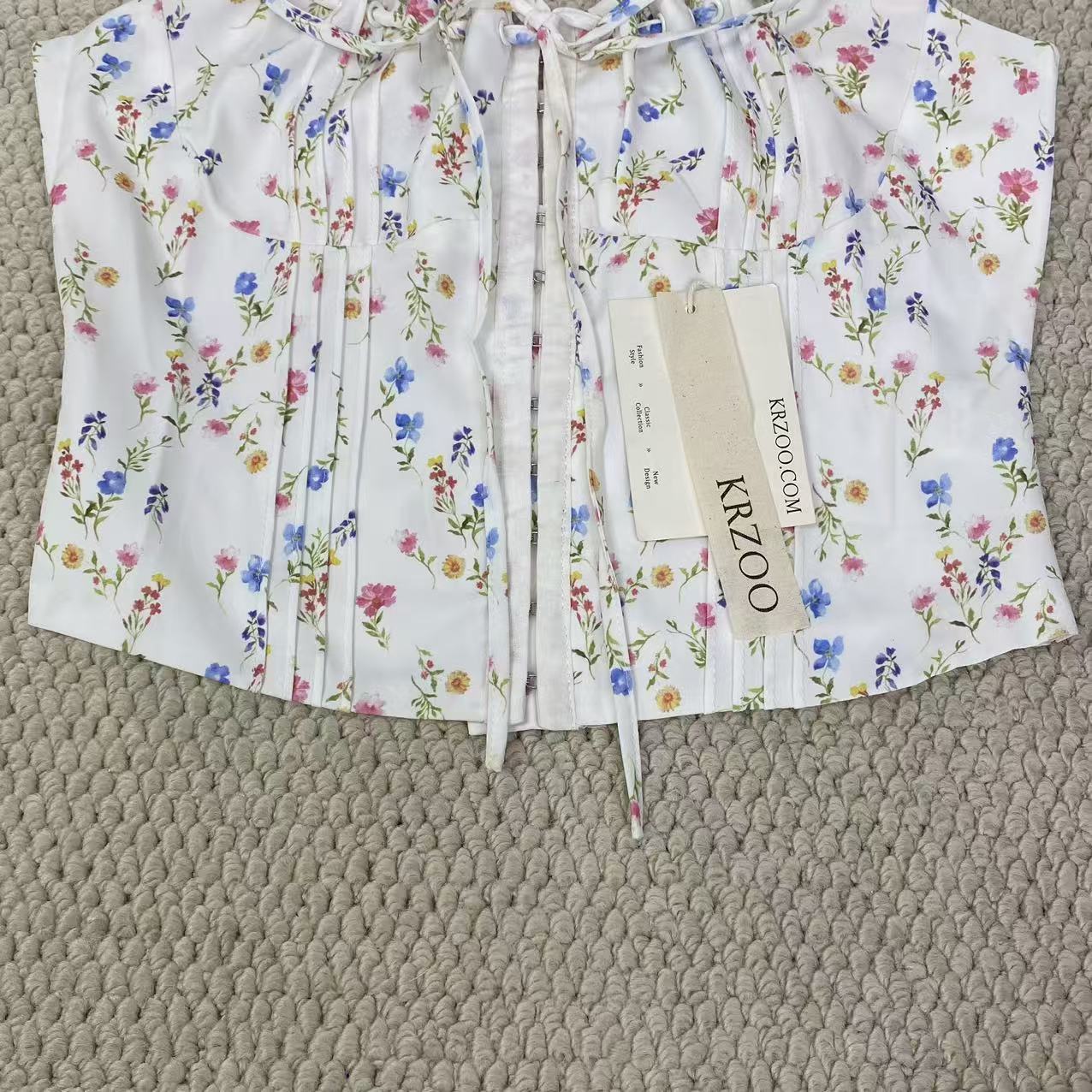 Printed halter-neck short-sleeved top