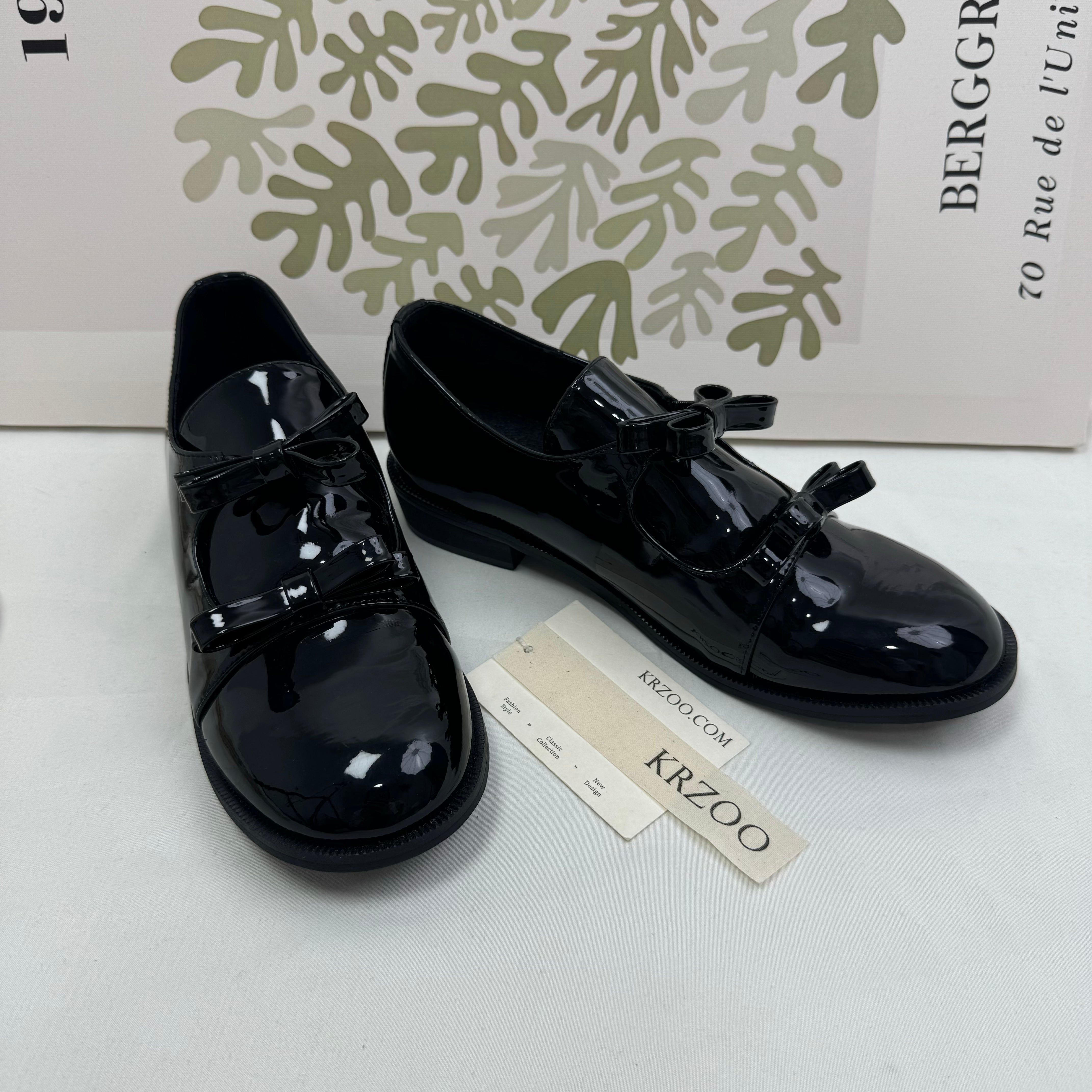 Leather bow tie shoes