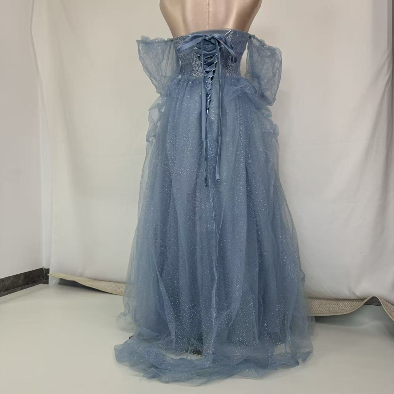 Smog Blue One-Shoulder Flowing Net Silk Evening Gown