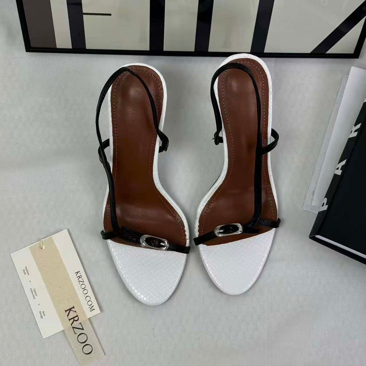 One-piece slip-on high-heeled shoes