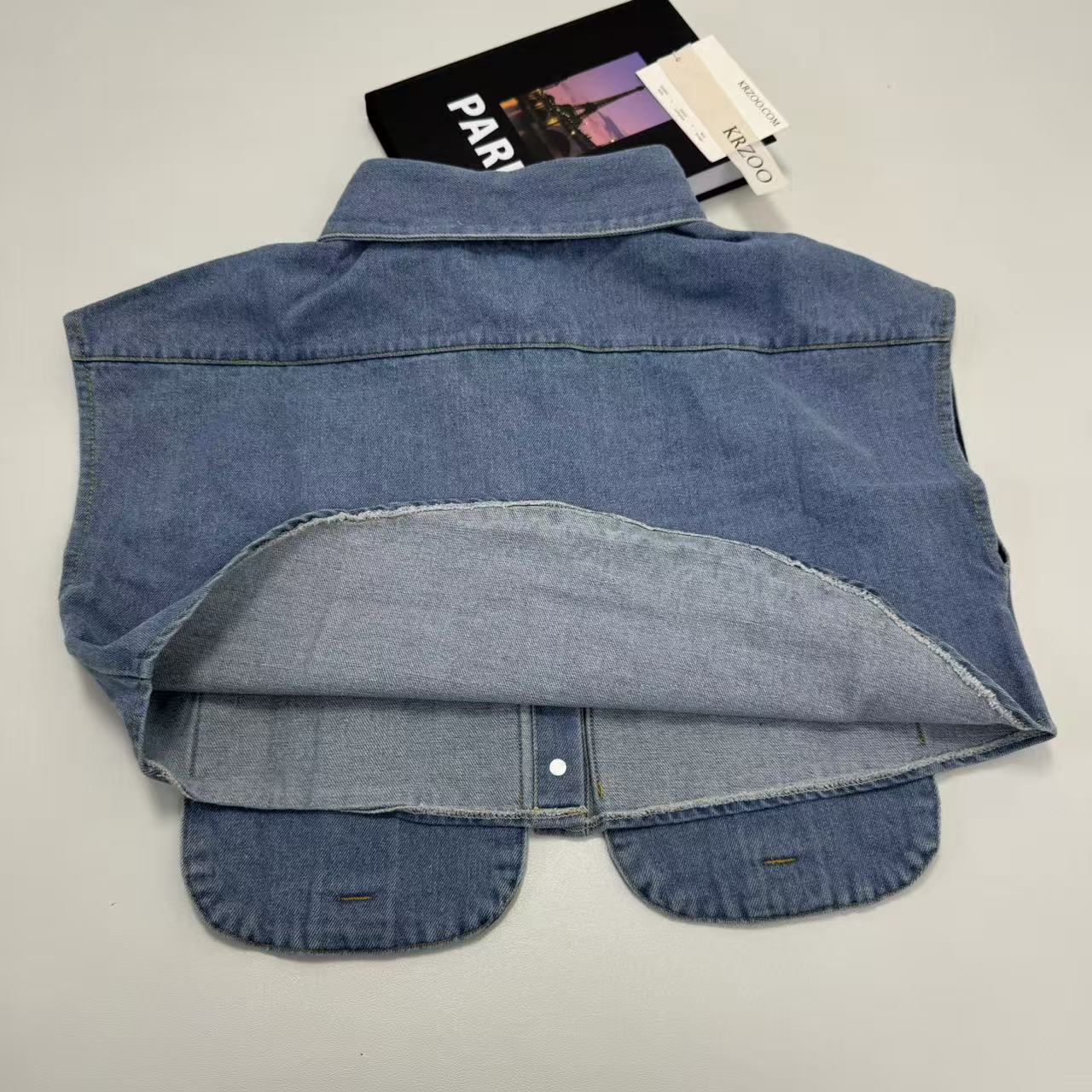 Large pocket sleeveless shirt denim jacket
