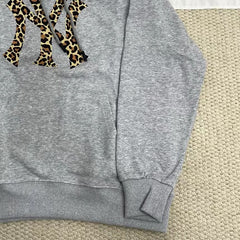 Trendy printed pocket sweatshirt