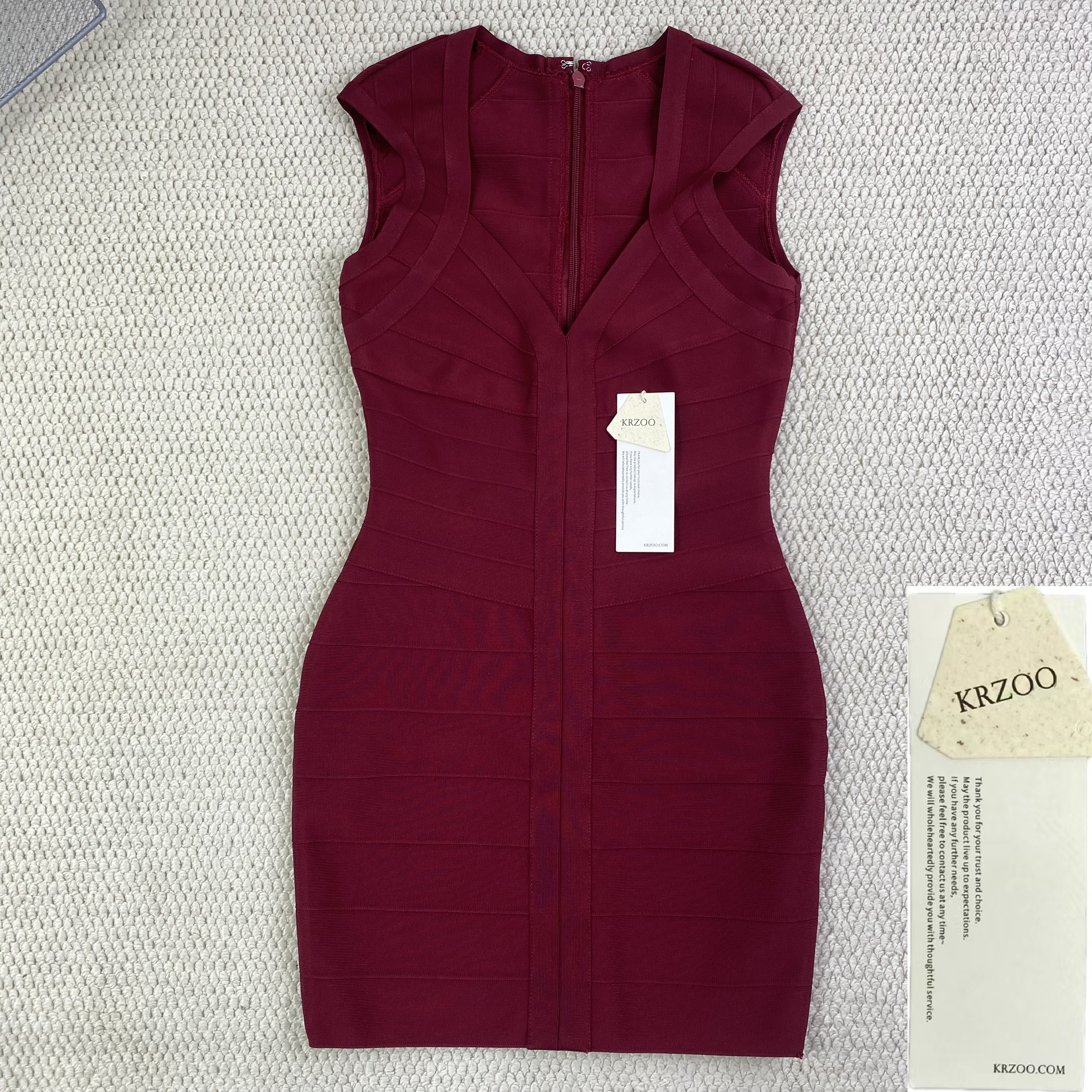 Red wine-colored tight V-neck low-cut dress