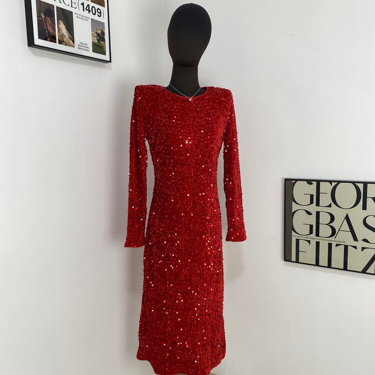 Long-Sleeved Sequined Midi Ddress