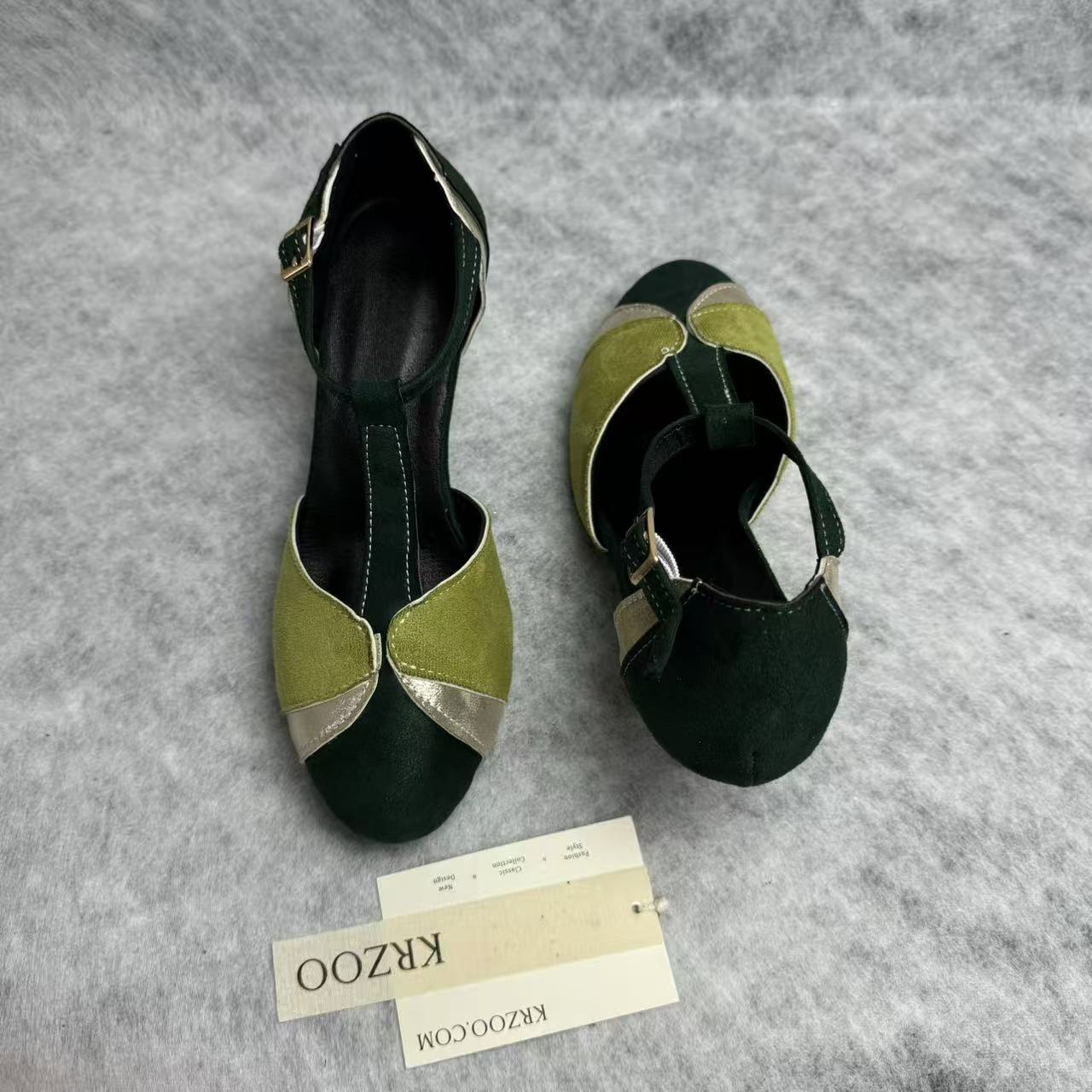 Color-matched round-toe high-heeled shoes