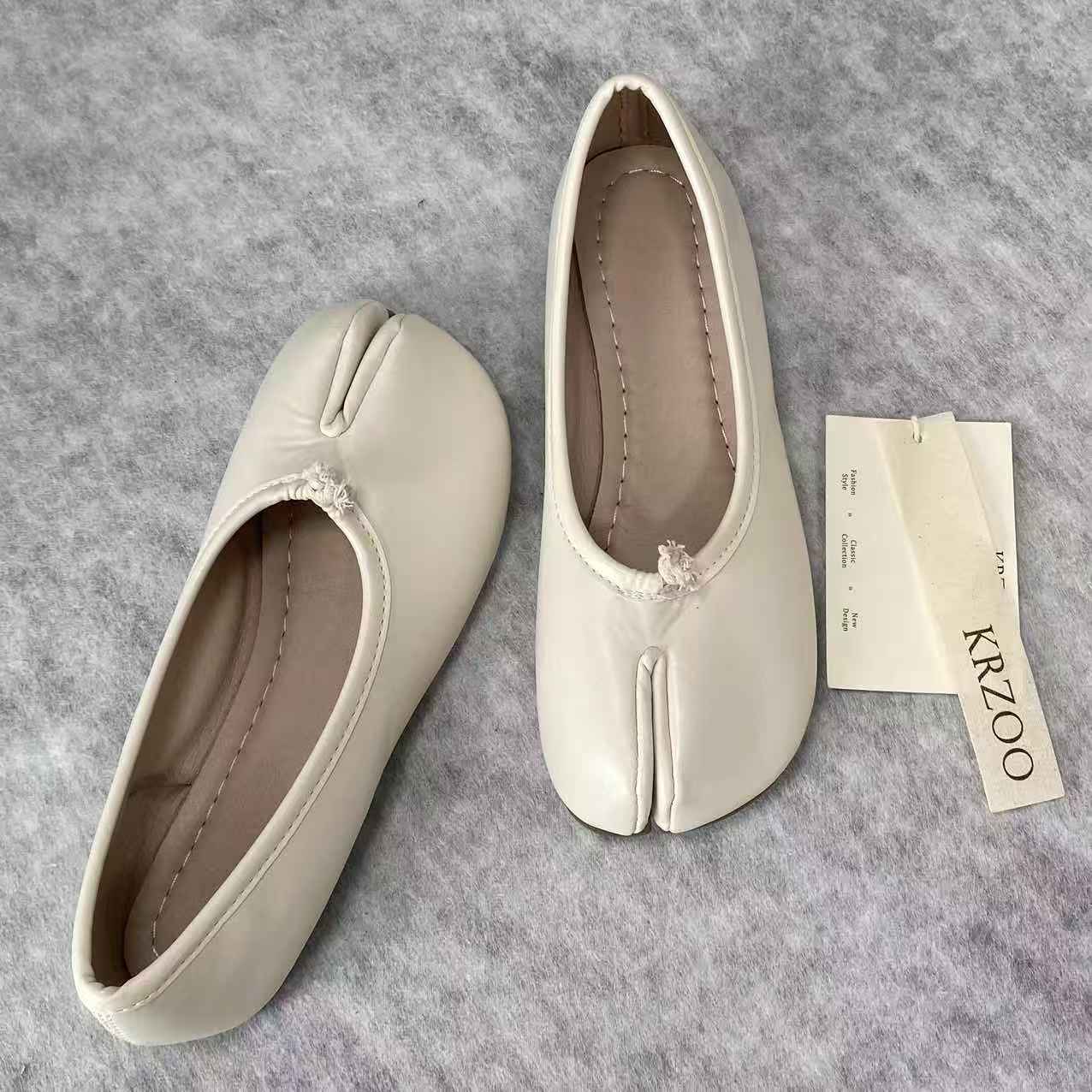Split-toe shoes with horse-riding boots