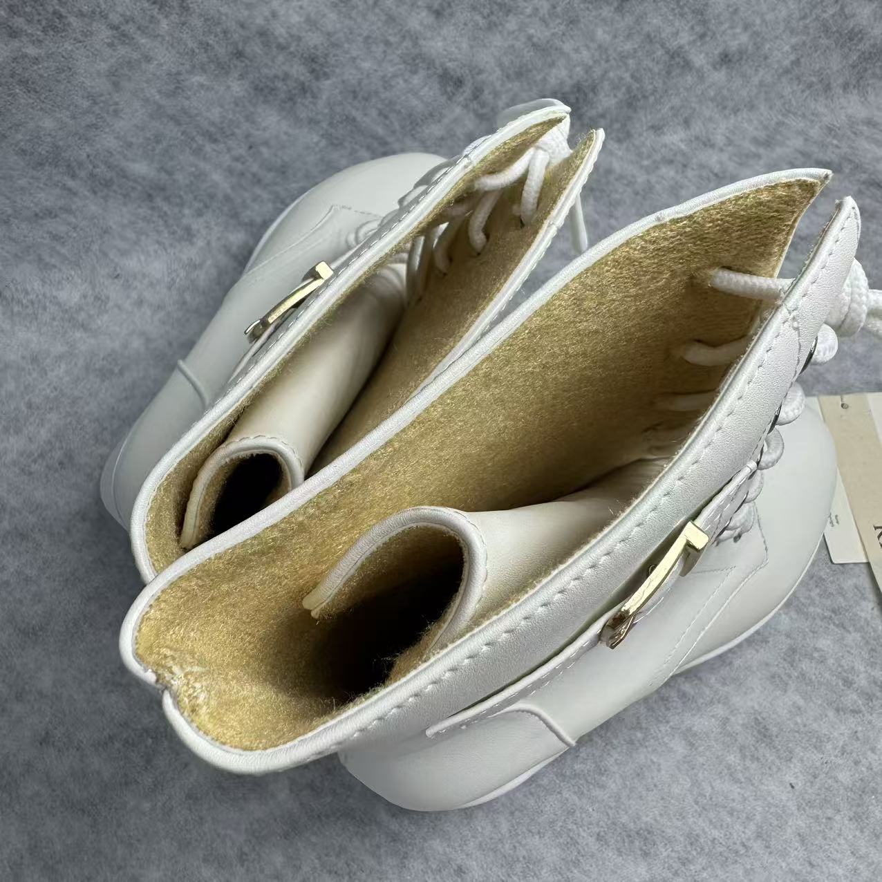 Coarse leather belt buckle ankle boots