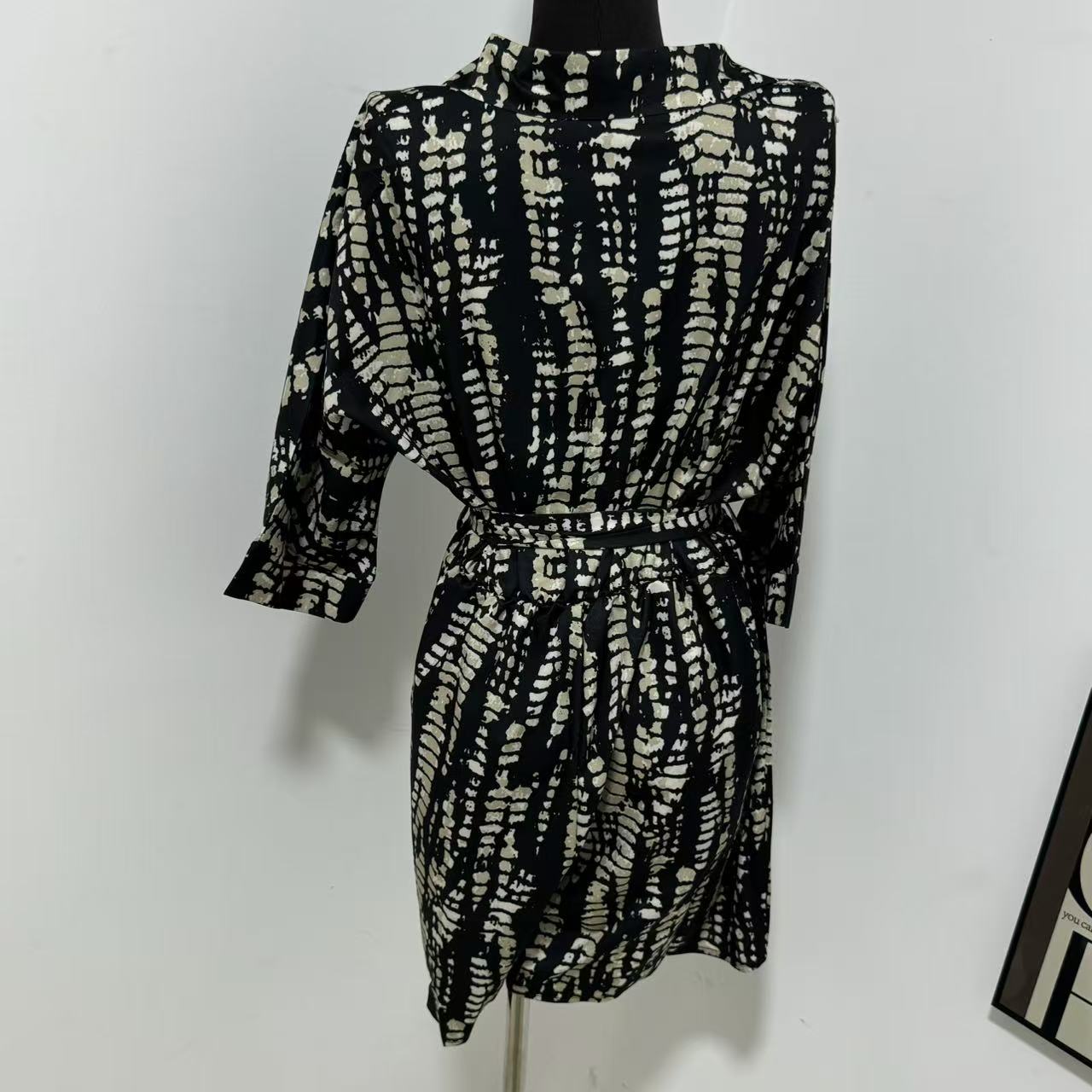 Printed Loose-Fit Satin Wide-Leg Jumpsuit