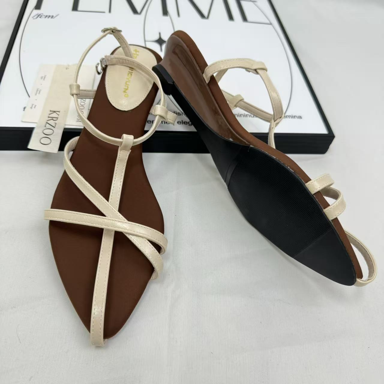 Fine ribbon pointed open-toe sandals
