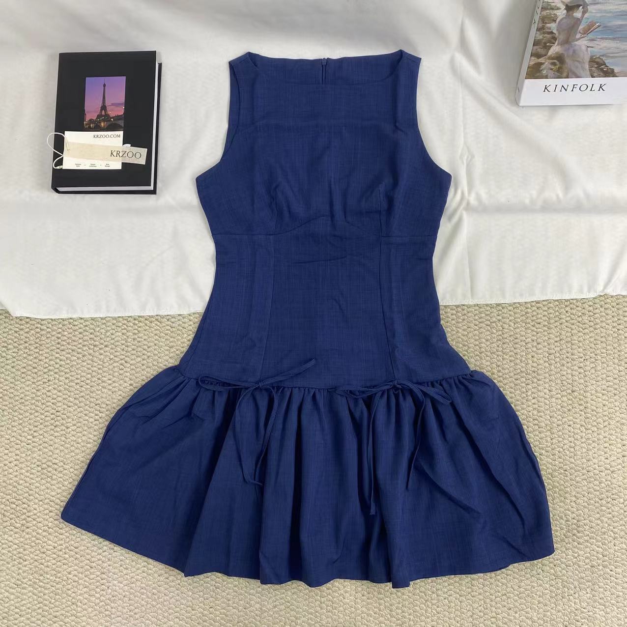 Dress With Tie-Knot Detail