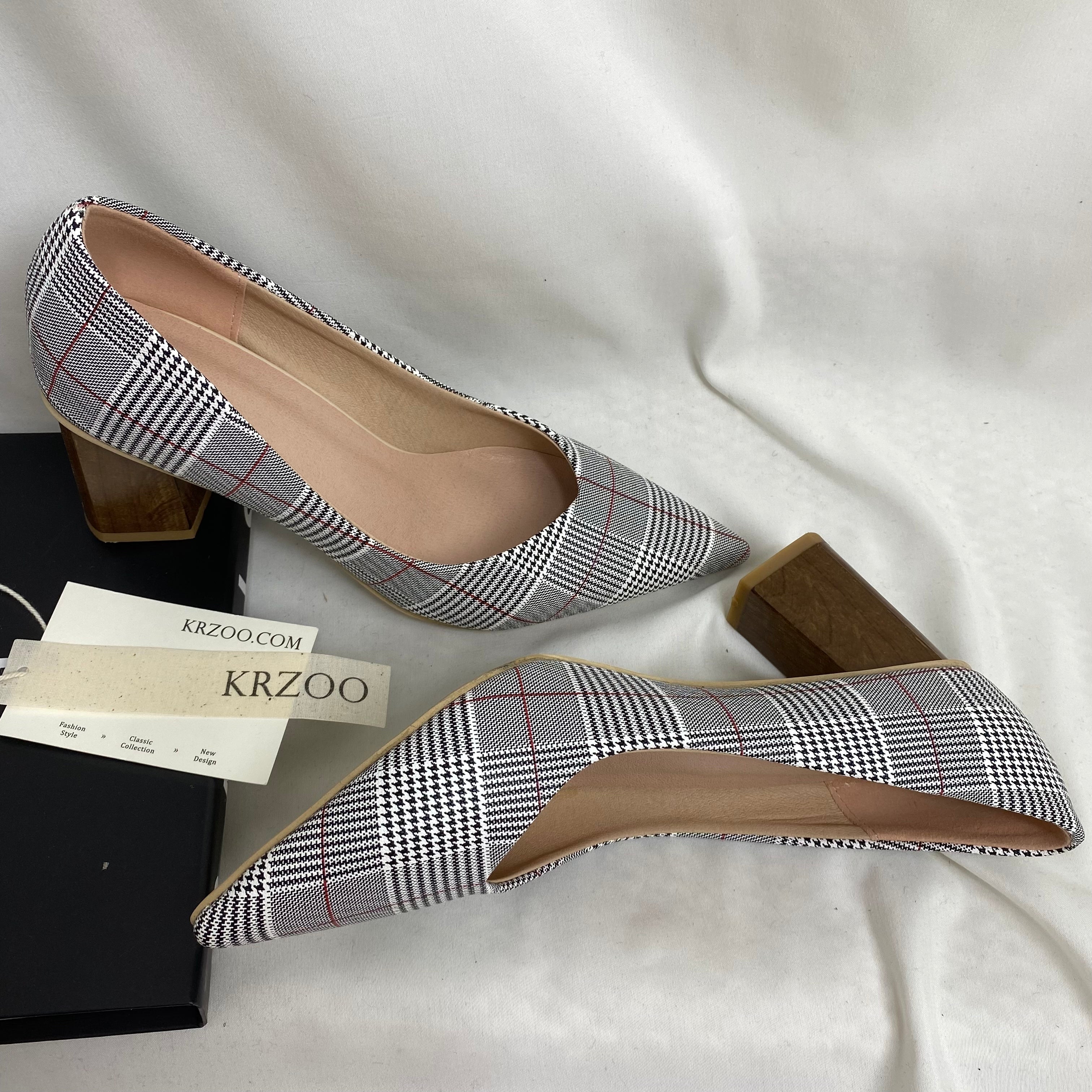 Pointed-Toe Low-Top High Heels