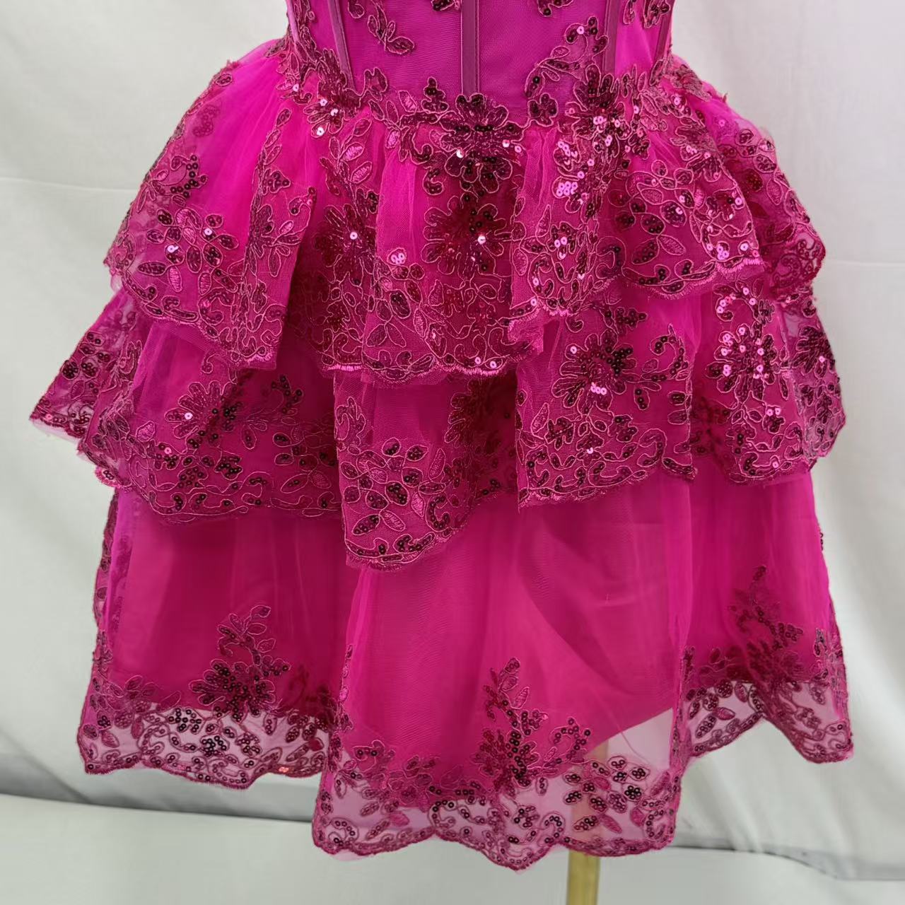 Light chiffon sequined layered dress in short style