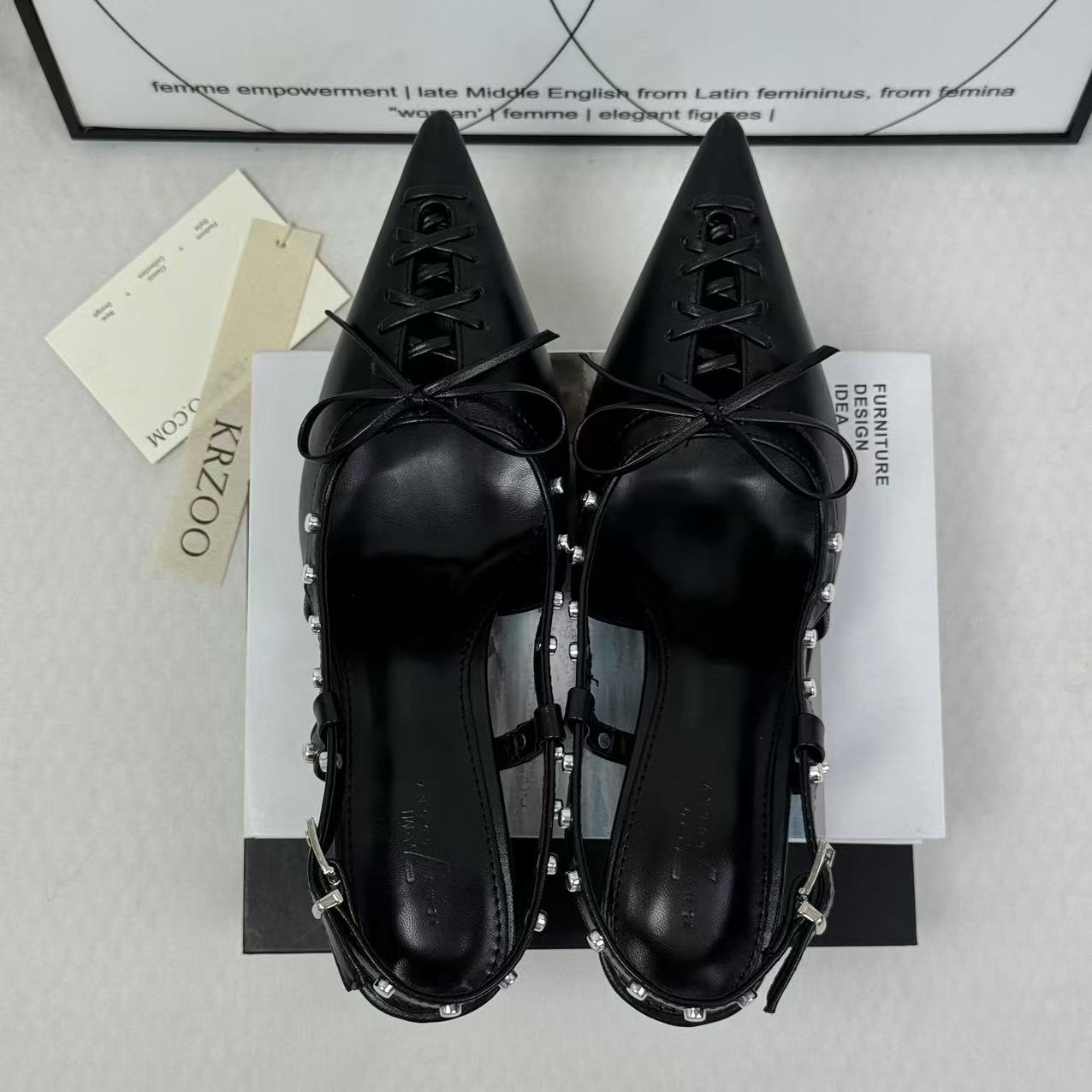 Open-toe lace-up high-heeled shoes