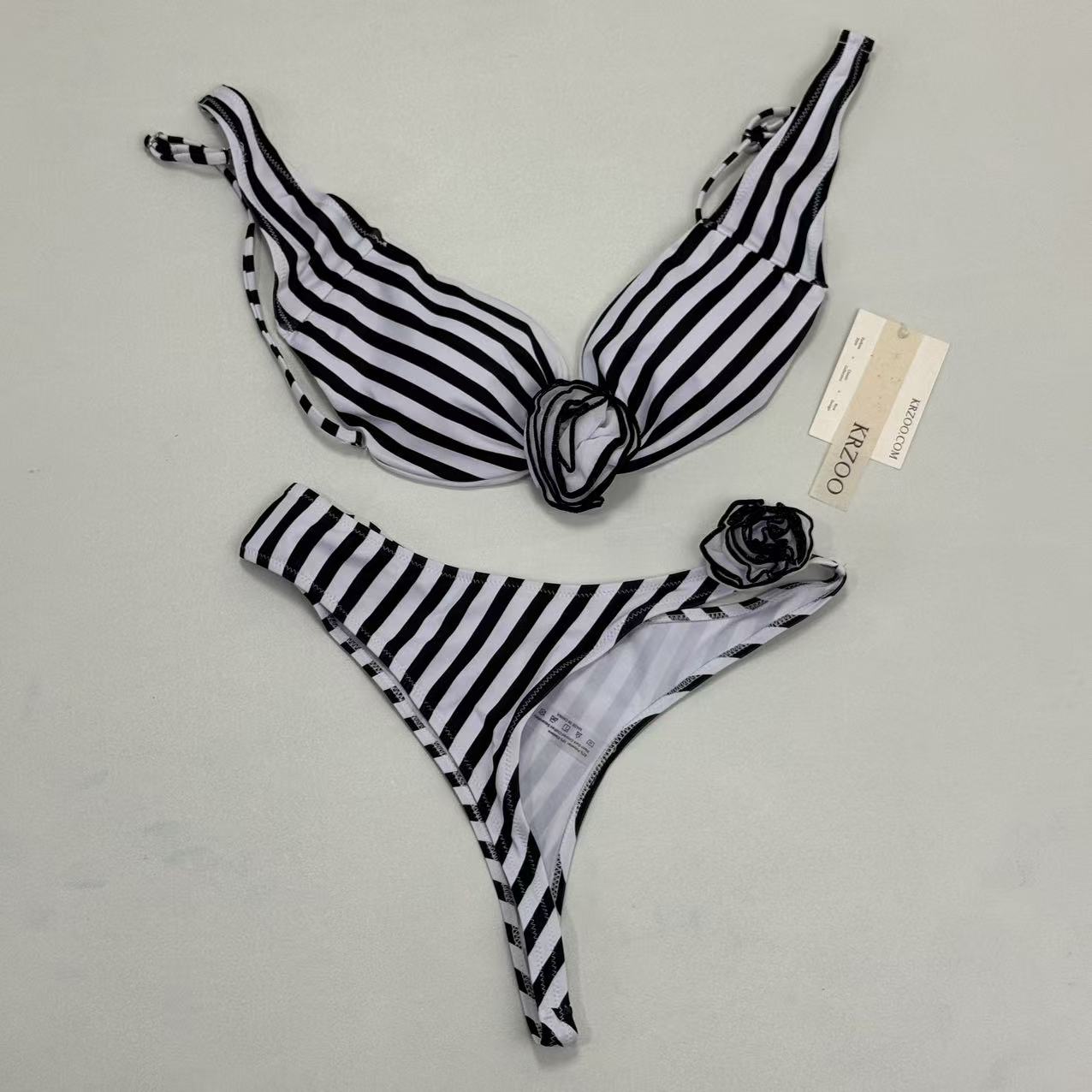 Three-dimensional flower split swimsuit